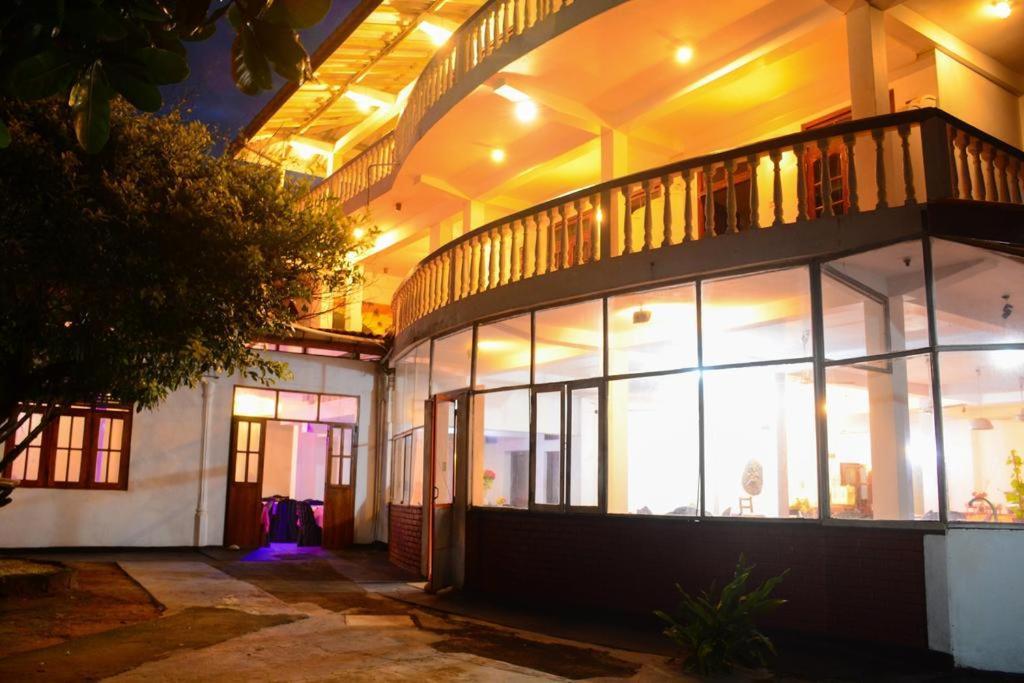 Shanthi Beach Resort Unawatuna Exterior photo