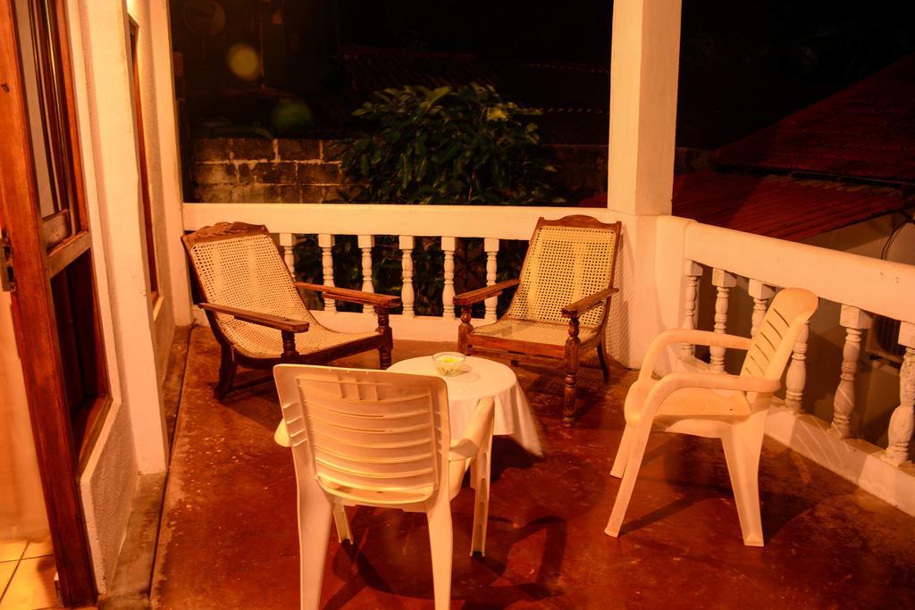 Shanthi Beach Resort Unawatuna Exterior photo