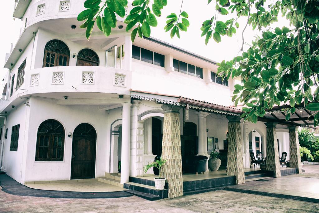 Shanthi Beach Resort Unawatuna Exterior photo