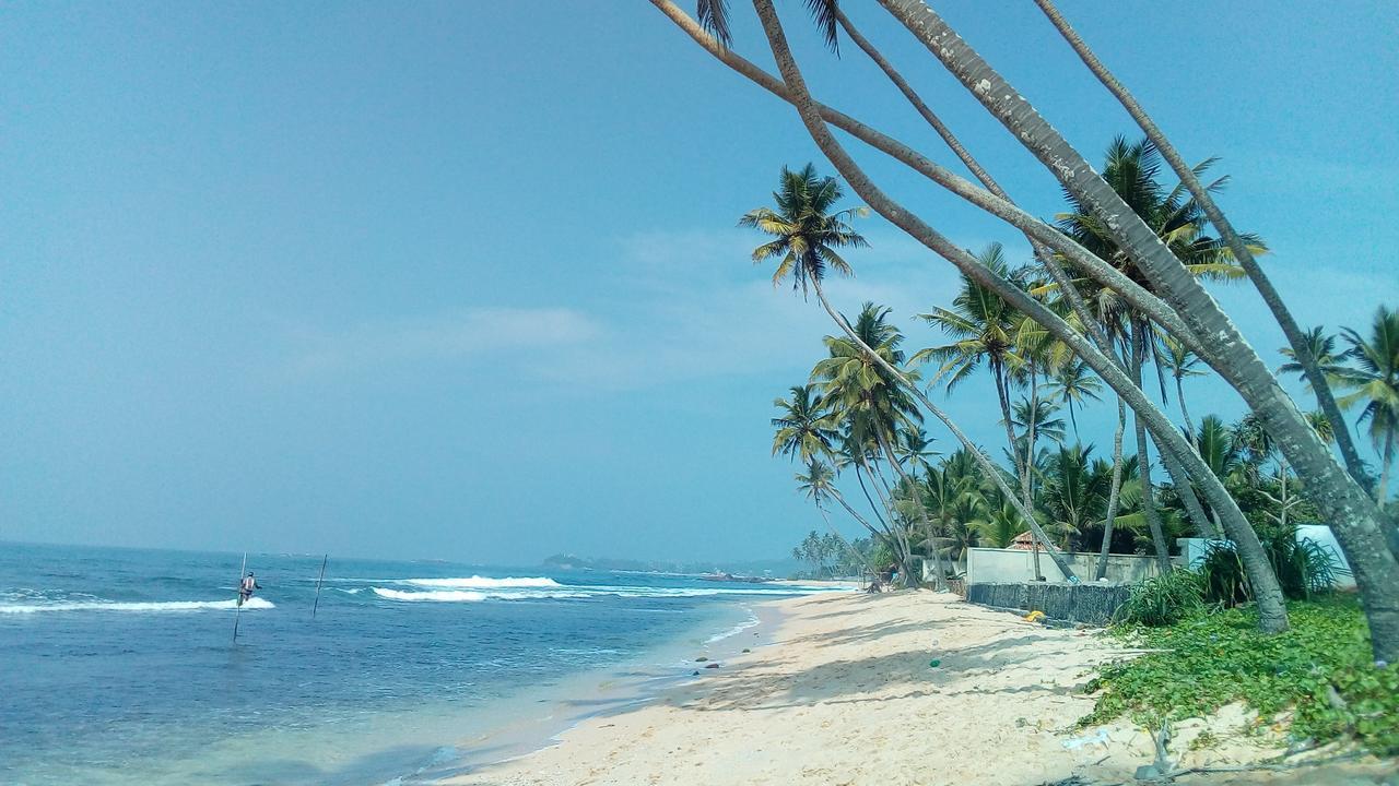 Shanthi Beach Resort Unawatuna Exterior photo